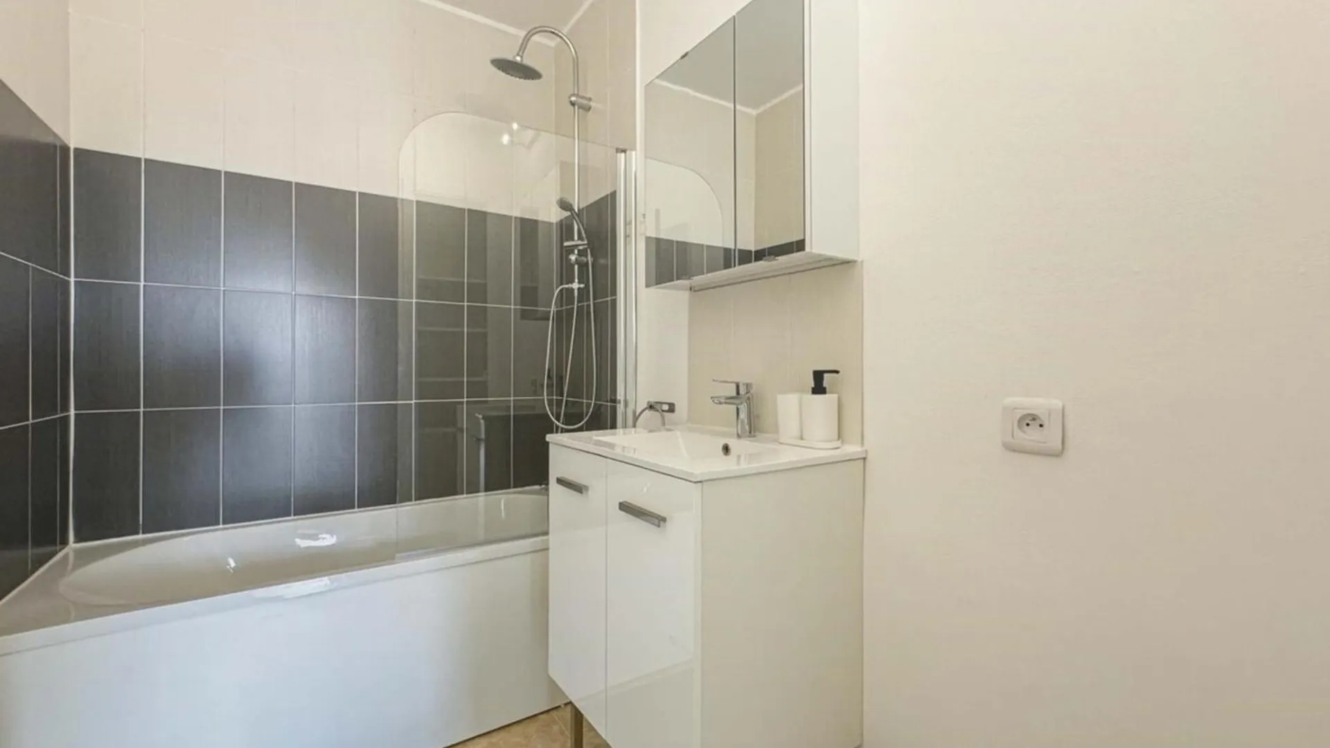 Flexliving - Room - Mouchez باريس 0*,  فرنسا